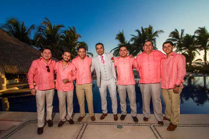 Damas de honor en living coral - 3