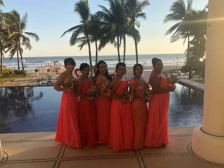 Damas de honor en living coral - 9