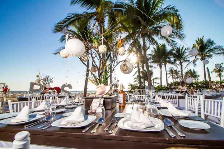 Centros de mesa: blanco vs color - 1