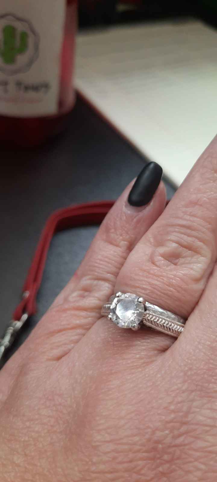 ¡Enséñanos el anillo de compromiso! 💍 - 1