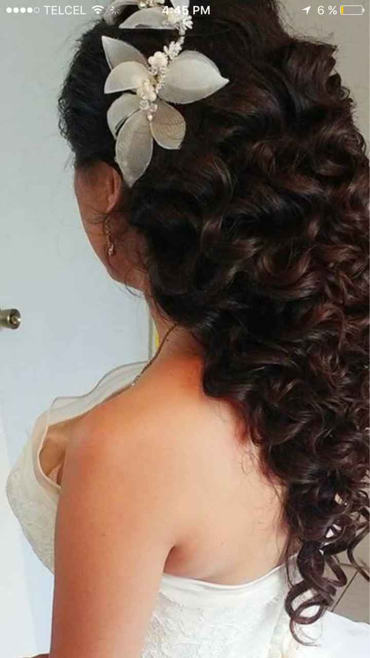 Procura que tu escote no se vea asi - 1