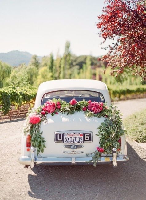 Carro de novios con detalles rosas - 4