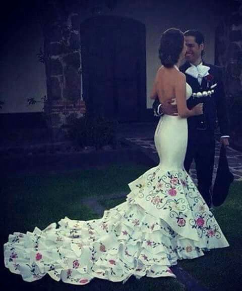 Vestidos bordados o pintados 12