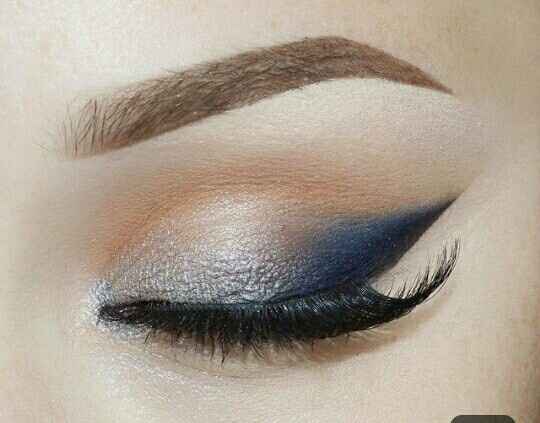 Maquillaje azul - 14