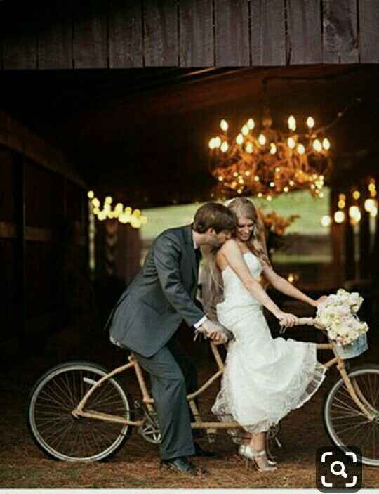 Fotos vestidos de novios en bici - 10