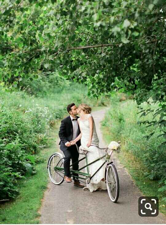 Fotos vestidos de novios en bici - 16