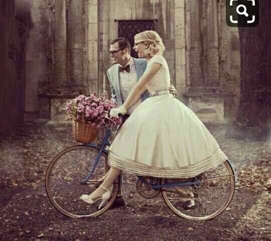 Fotos vestidos de novios en bici - 21