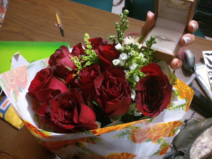 ME SIENTO MUY FELIZ!!! ^_^ AUN SIGO SIN CREERMELA 