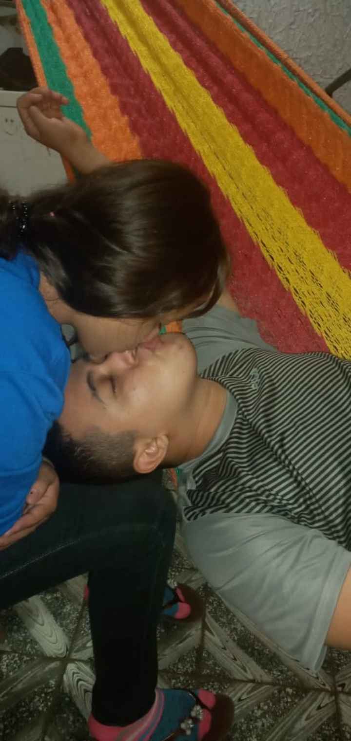 ¿Quién es más besucón?  💘🎁 - 1