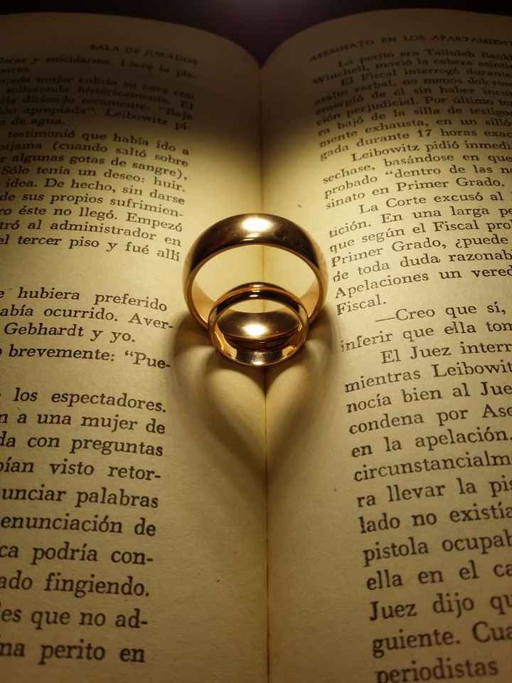 el libro es "Sala de Jurados" un clásico que todo abogado debería leer...