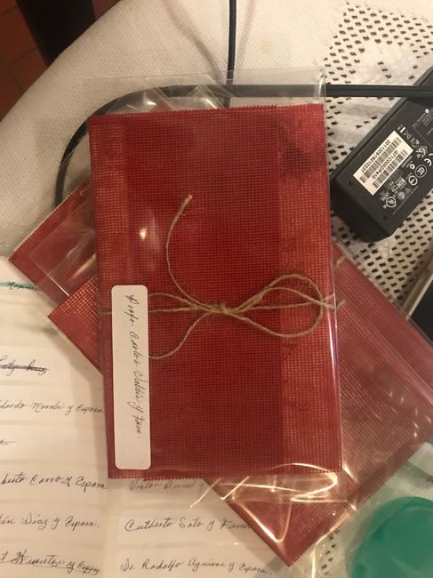 Chicas que hayan hecho sus invitaciones ayuda :( - 2