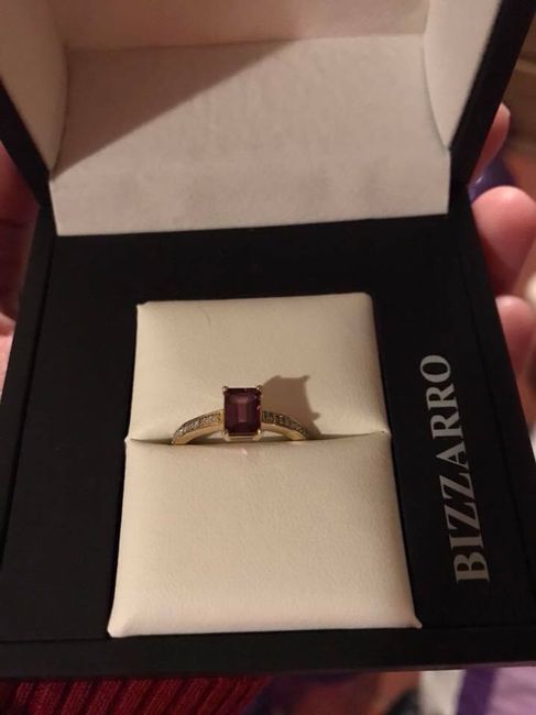 Anillo de compromiso. - 1