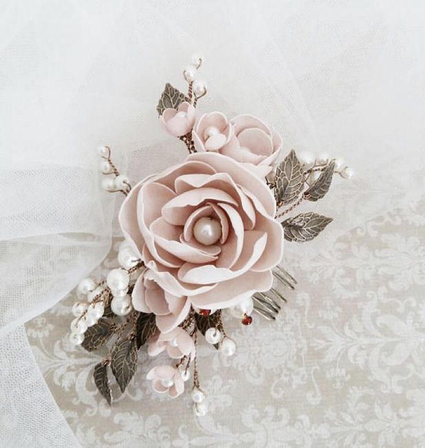 Tocados para novias en tonalidades rosas - 13
