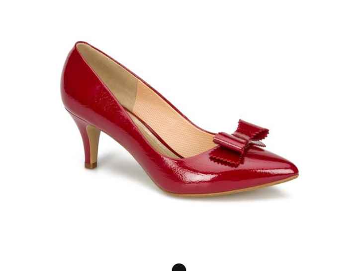  Zapatillas y vestido - 1
