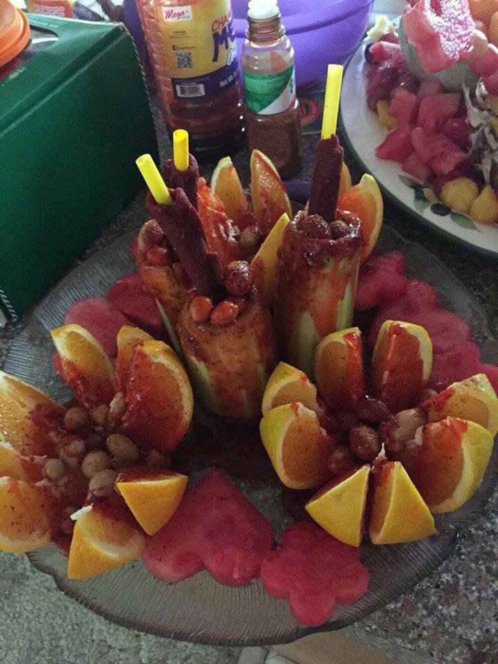 Mesa de postres salados y picosos - 10