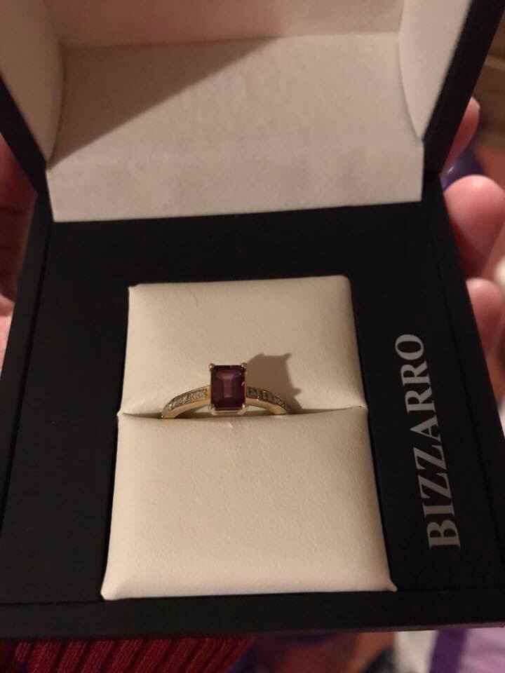 Anillo de compromiso. - 1