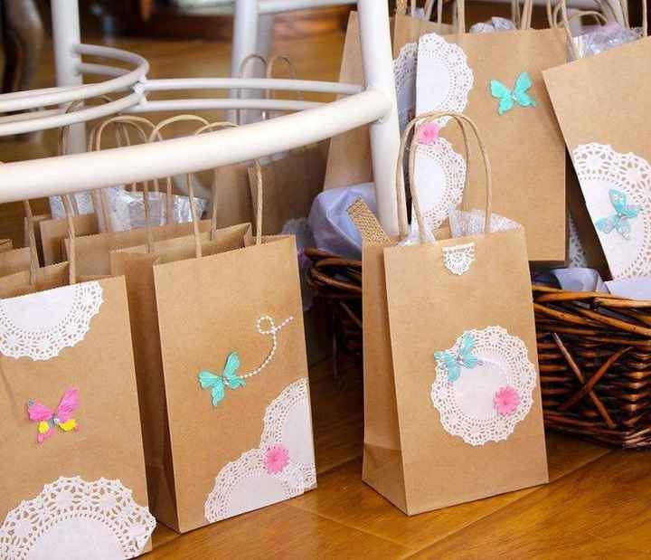 Bellas bolsas con blondas - 1