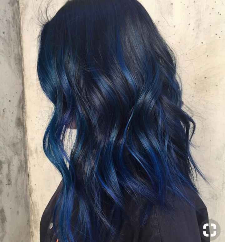 Novia con cabello azul ¿qué color usaste en tu boda? 💙 - 2