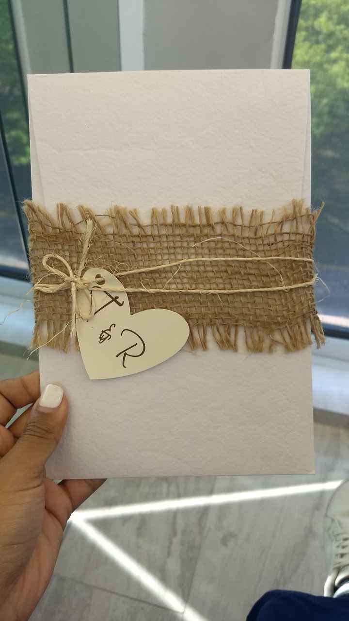 El sobre no venia incluido, yo lo compre