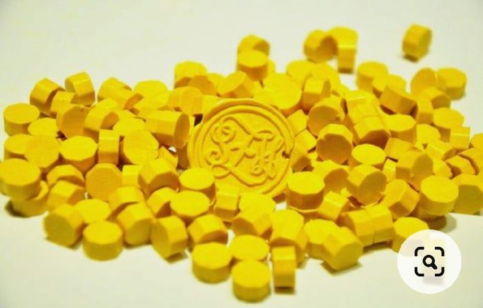 Colores: sellos de cera en amarillo 3