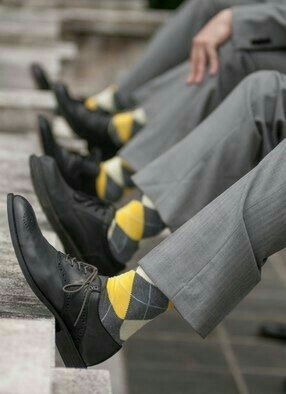 Colores: calcetines para la corte del novio en amarillo 4