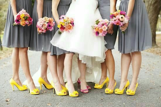 Colores: zapatillas de las damas en amarillo 6