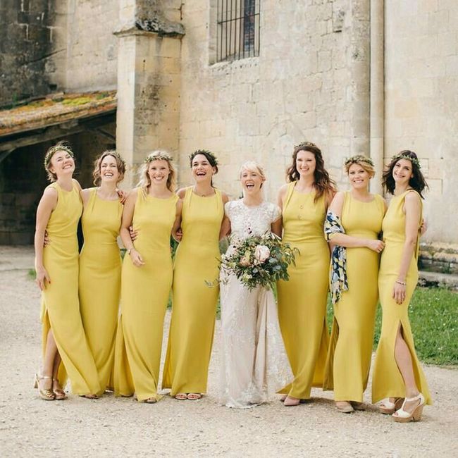 Colores: vestidos amarillos para las damas 2