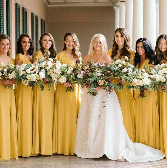 Colores: vestidos amarillos para las damas 4
