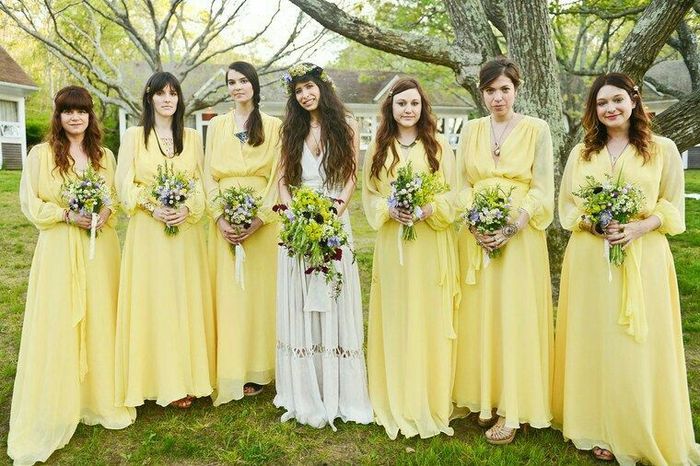 Colores: vestidos amarillos para las damas 12