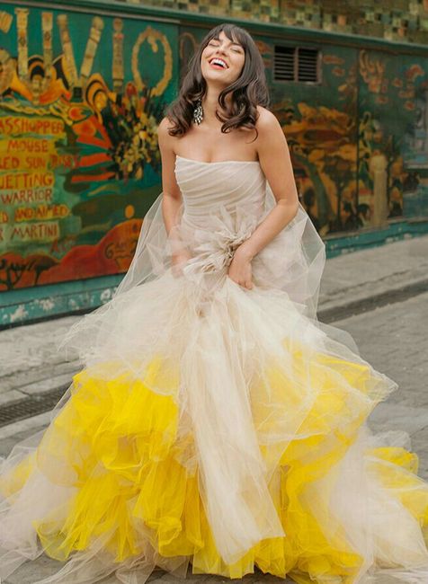 Colores: vestidos de novia con toques amarillos 3