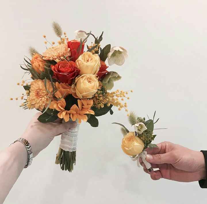 Boutoniere & bouquet - 11