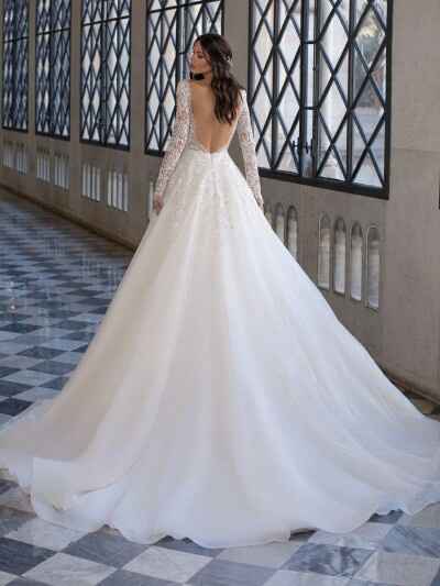 Pronovias 2021 - Hollywood - 16