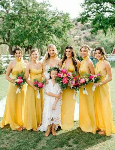 Colores: vestidos amarillos para las damas - 6