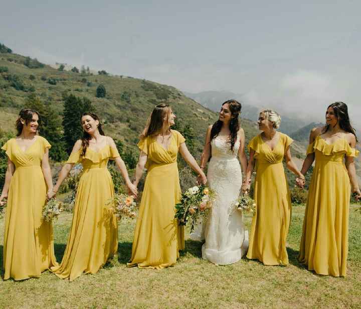 Colores: vestidos amarillos para las damas - 9