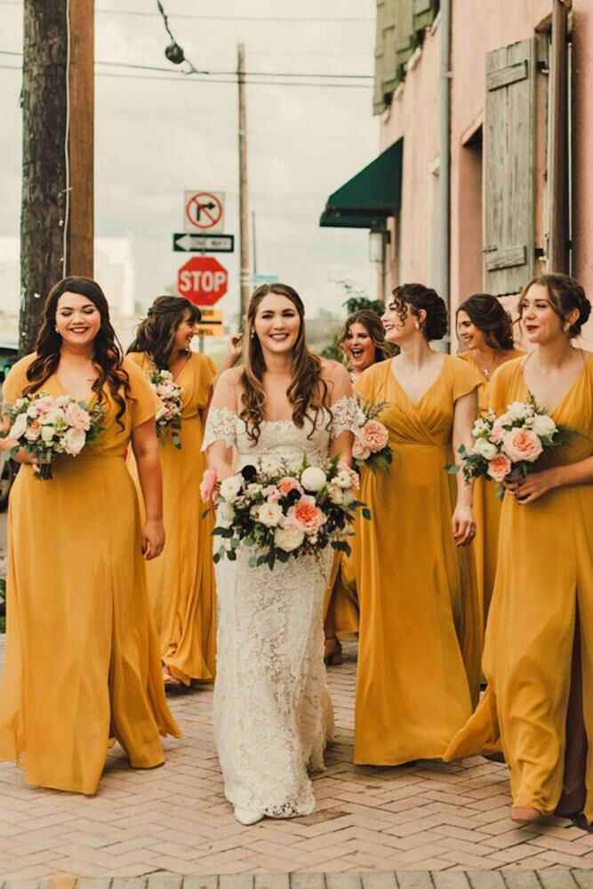 Colores: vestidos amarillos para las damas - 11