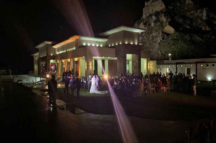 Gina reta a los novios de la comu a : contarnos en que lugar será su boda - 1