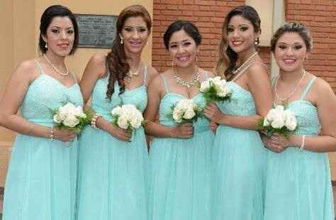Las damas de honor con ramo? - 1