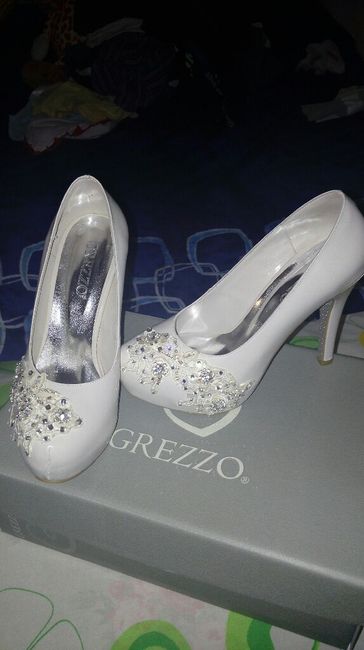 ¿de que color serán sus zapatillas? - 1