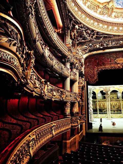 Combinaciones en colores vino, negro y dorado - 1