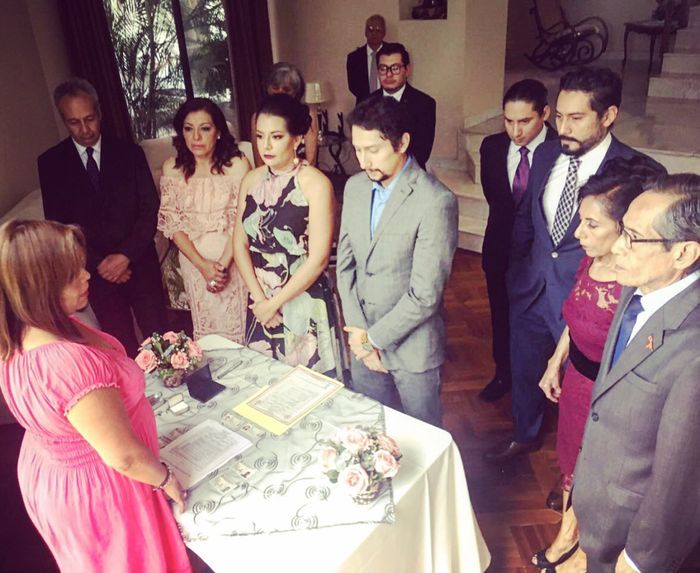 Les presento a mi esposo... - 2