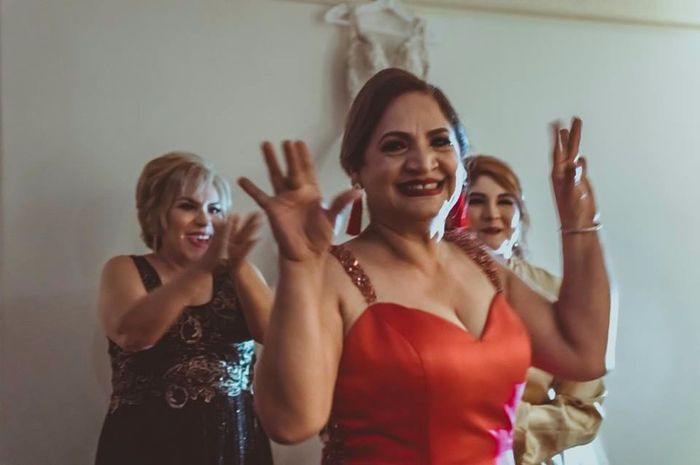 Mi madre modelando jaja