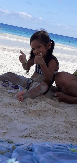 La mas chiquita de la familia disfrutando al máximo