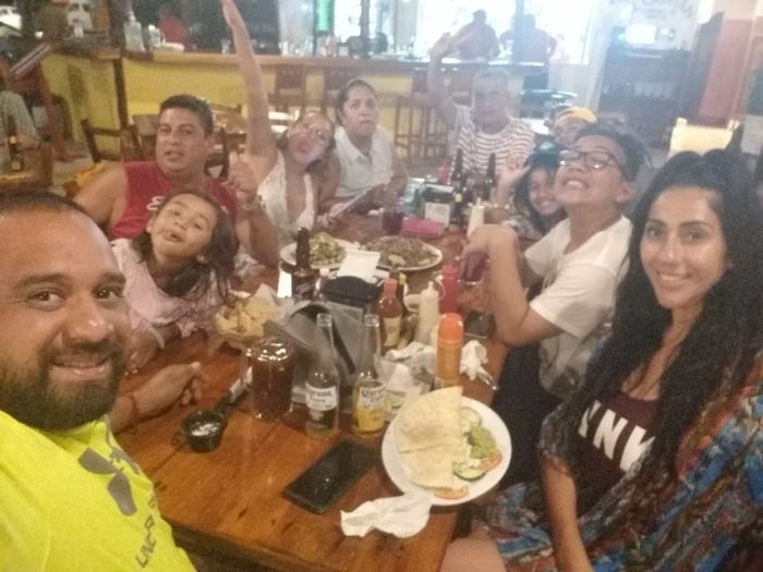 Comiendo Marisquitos