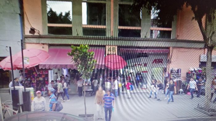 Así es la entrada a la plaza