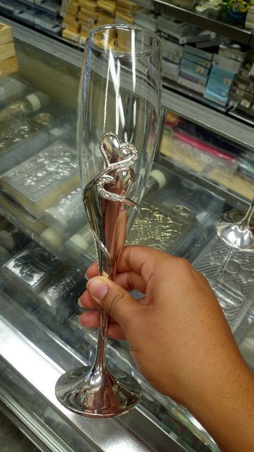 Ayuda con copas de brindis - 1