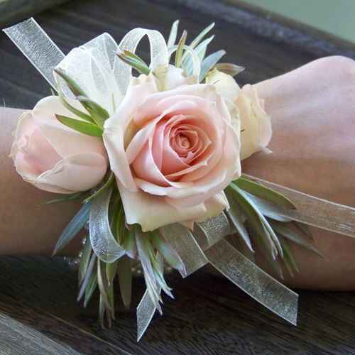 Damas con ramo o corsage? - 9