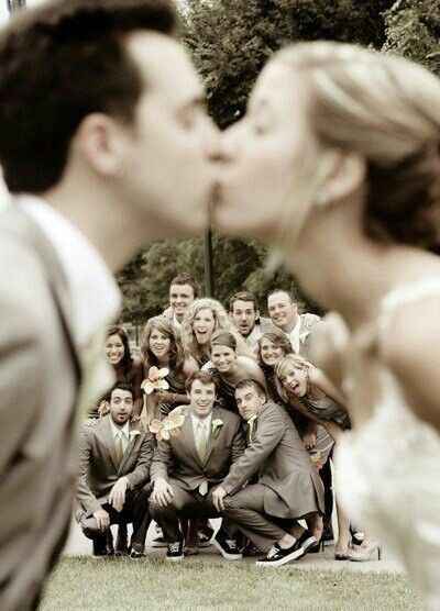 Idea para foto de novios con damas y bestmen - 1