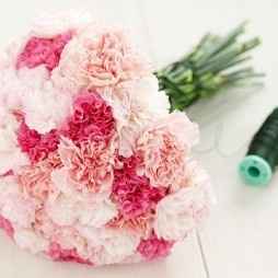 8. bouquet claveles tonos rosas 