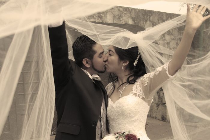 Ideas con el velo para las fotos en pareja 1