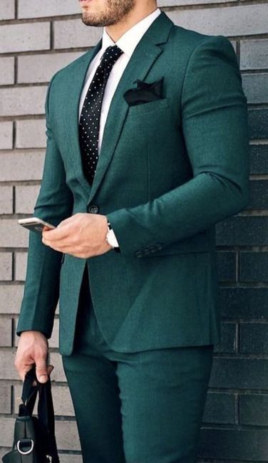 Inspo traje de novio en tono verde 1